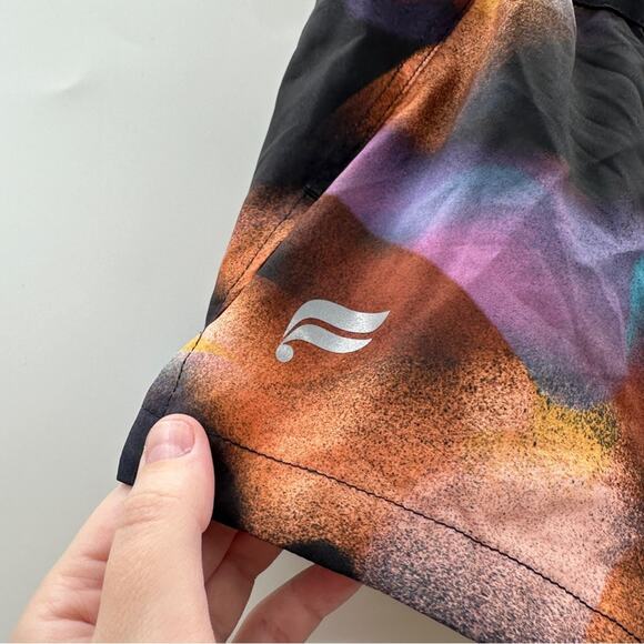 Fabletics Breathe Mid Rise Run Shorts in Meltdown/Crystal Wave/Reflective Silver - Picture 5 of 11